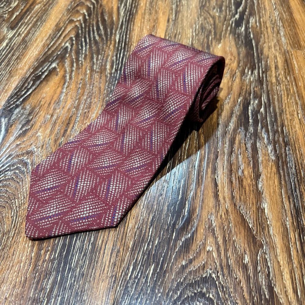 Villa Bugatti OS Necktie Mens Burgundy Geometric 100% Italian Silk Woven‎ Tie